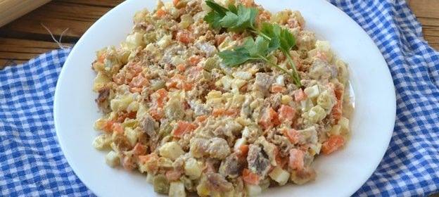 Салат из огурцов с морковкой