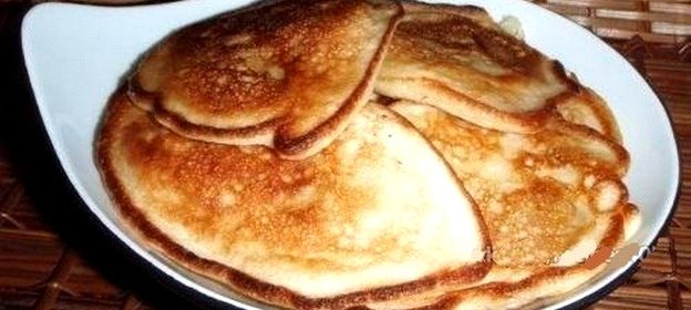 Творожные оладьи с грушами