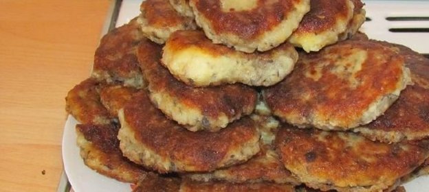 Картофельные оладьи с грибами и луком