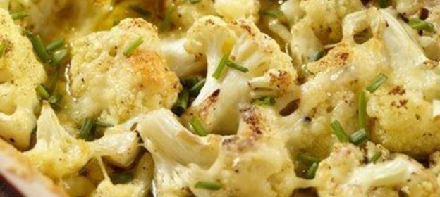 Запеканка из цветной капусты с сыром и специями