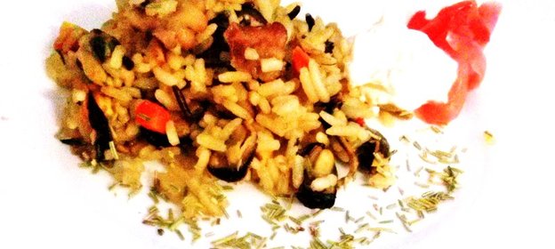 Плов с диким рисом и морскими гадами