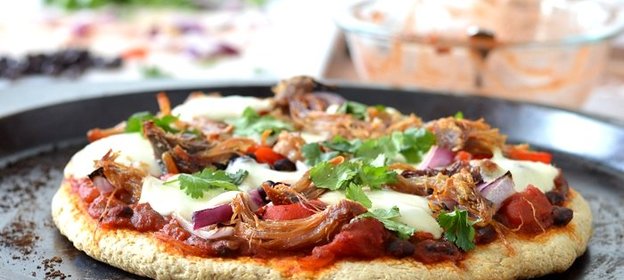 Пицца на толстом тесте