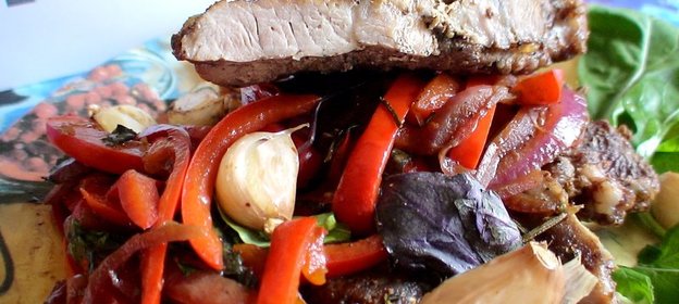 Свиная отбивная с кисло сладким перцем