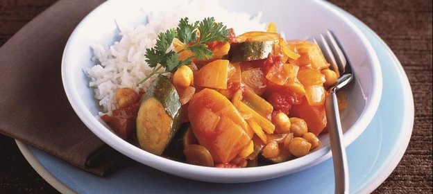 Пряные овощи с нутом