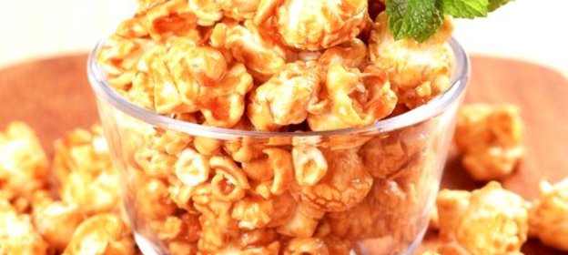 Глазированный попкорн в кленовом сиропе с красным перцем