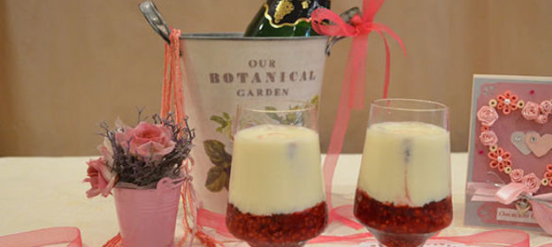 Масло, взбитое с морской капустой и сметаной.