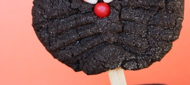 Печенье в виде черной кошки