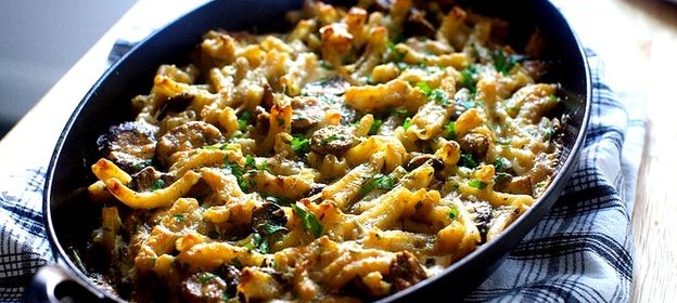 Грибы, запеченные с макаронами