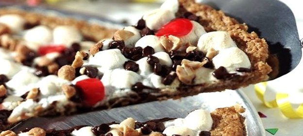 Сладкая пицца