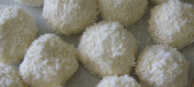 Салат из сырого картофеля, сельдерея и яблок