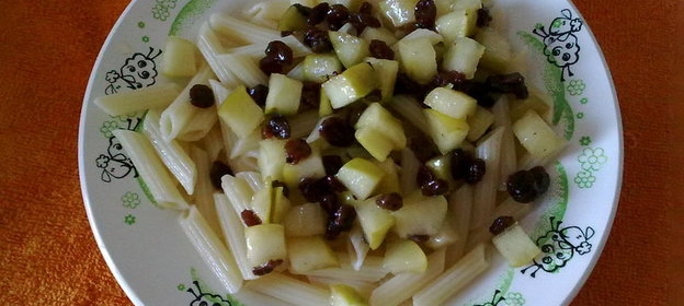 Сладкая паста с фруктово-медовым соусом