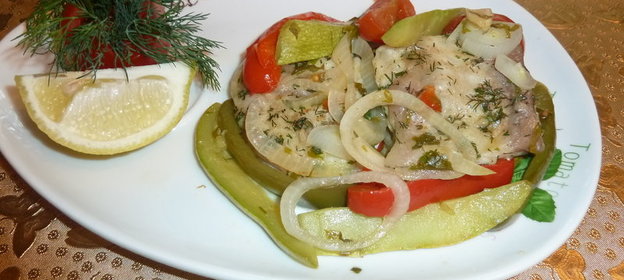 Филе морского языка с овощами,приготовленное в фольге на пару