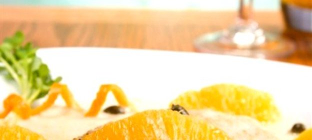 Черный соус с маслом и каперсами