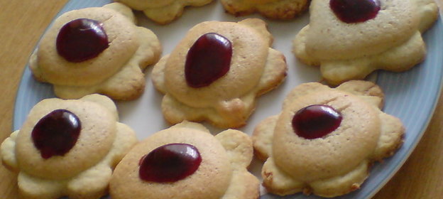 ПеченьеЦветки миндаля