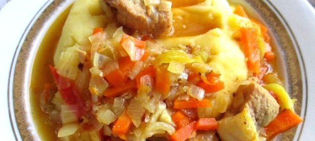 Овощи со свининой в мультиварке