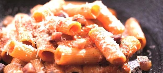 Паста аматричана (Rigatoni allAmatriciana)