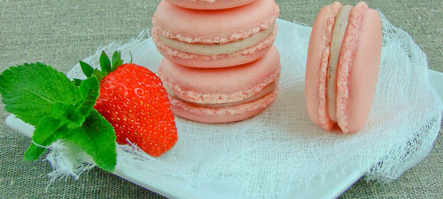 Клубнично-мятные макаронс