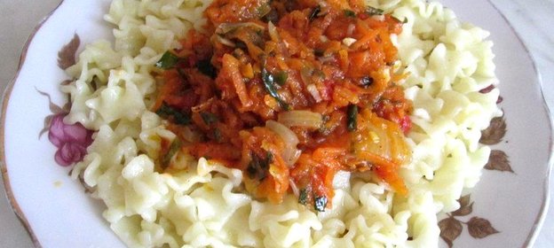 Макароны с соусом
