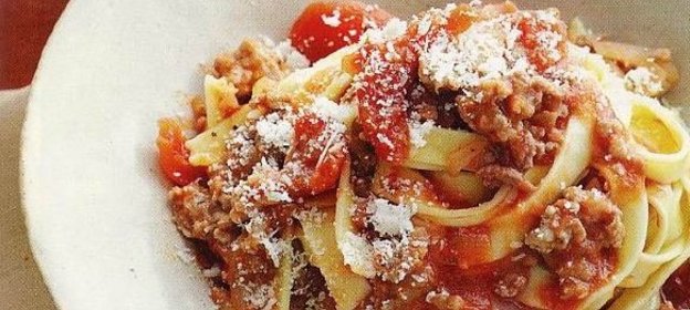 Корзиночки из безе с клубникой