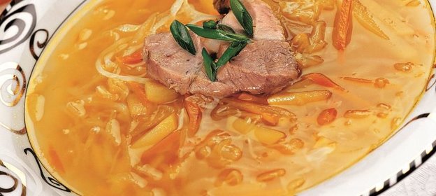 Щи из кислой капусты со свининой