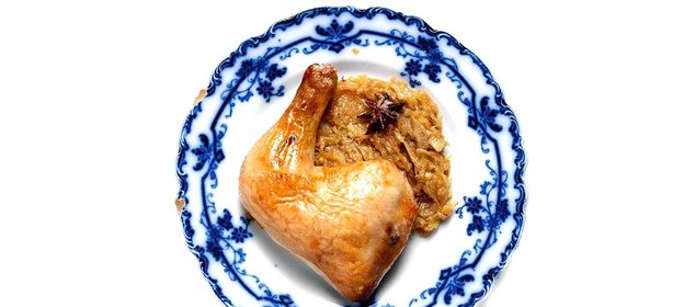 Курица с бадьяном и томленым луком