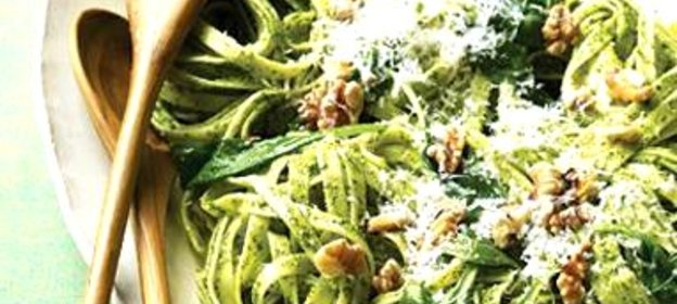 Паста с соусом Песто и орехами