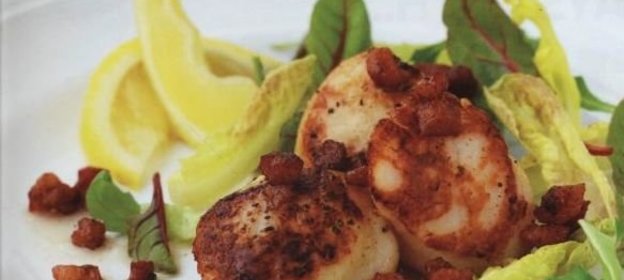 Морские гребешки с панчеттой (вяленой грудинкой)