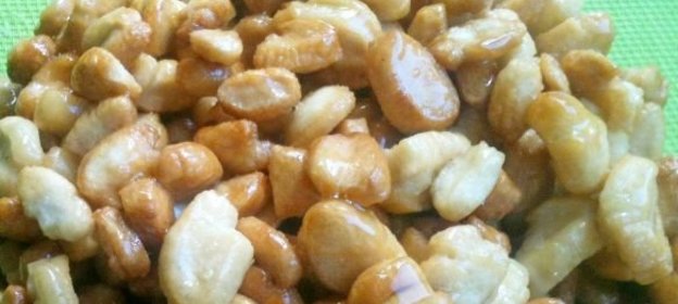 Щи из квашеной капусты с фасолью