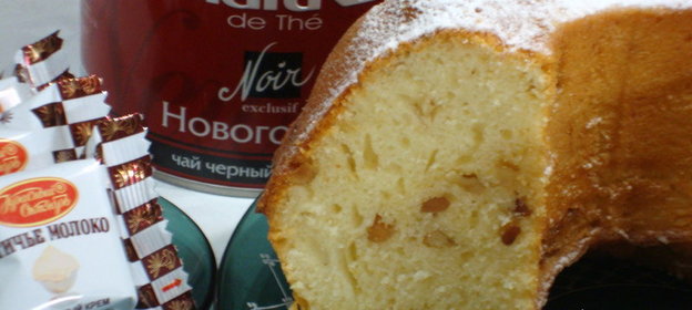 Кекс с йогуртом и орехами