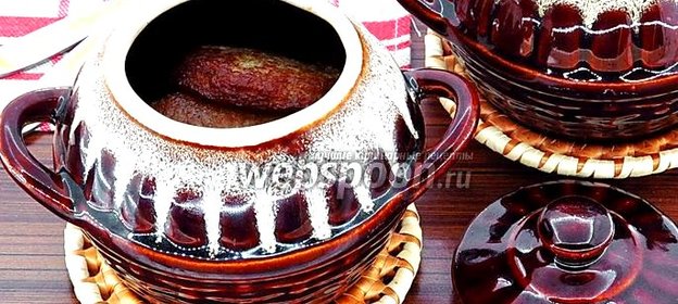 Картофельные оладьи с мясом в горшочках