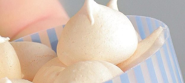 Безе с лесными орехами