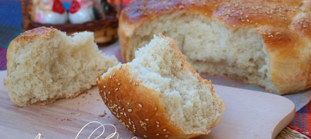 Белый хлеб с кунжутом