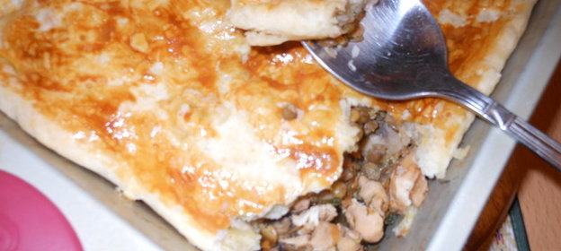 Чечевичная запеканка с куриной грудкой и грибами