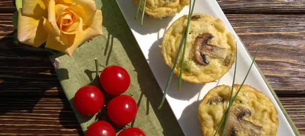 Яичные кексы с грибами