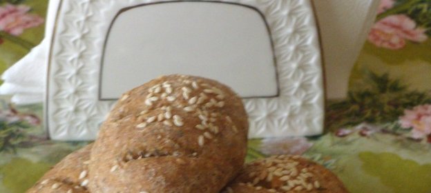 Бездрожжевой хлеб с аромат кардомона, кунжута, кориандра, тимьяна