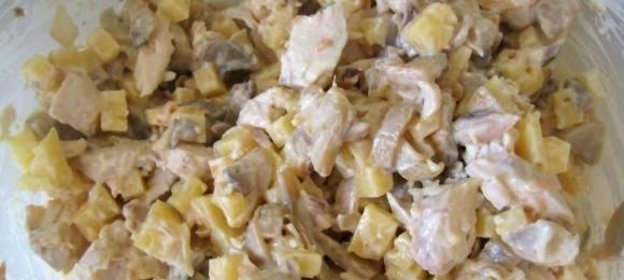 Салат с вареной куриной грудкой