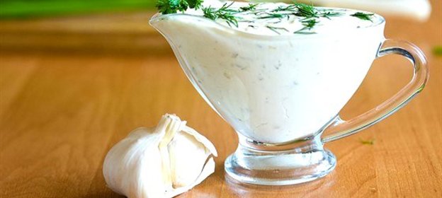 Майонезный соус с укропом, лимоном и перцем