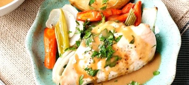 Курица с овощами под соусом