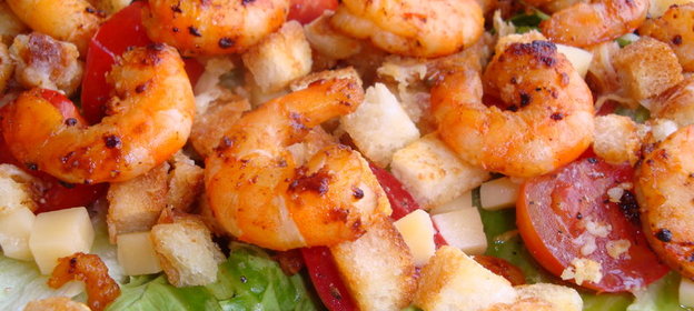 Салат а-ля Цезарь с креветками