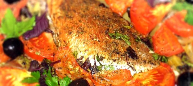 Морской окунь запеченный