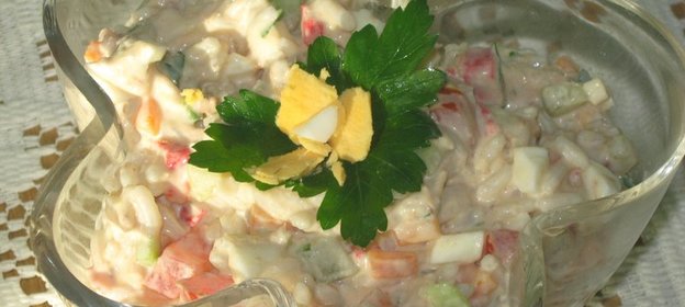 Салат с тунцом и рисом