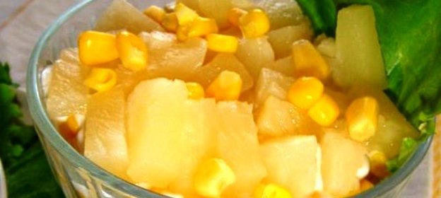 Салат с консервированными ананасами