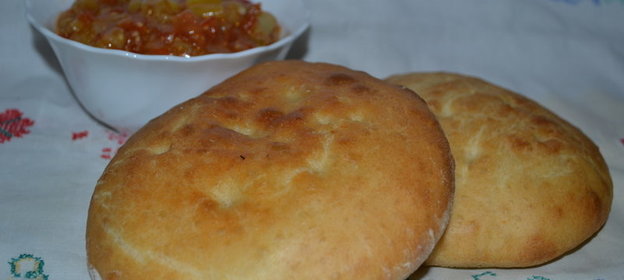 Лепешки на минеральной воде