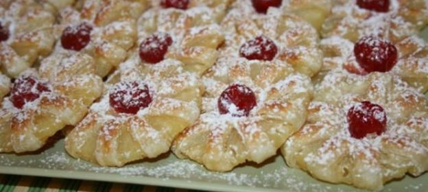 Булочки с ананасом Хризантема