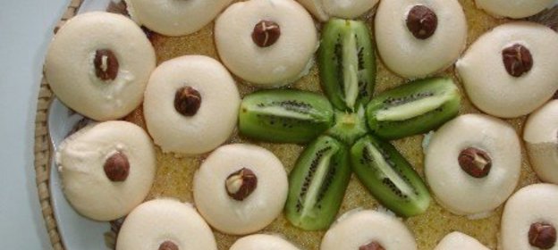 Домашние колбаски и яйца в желе