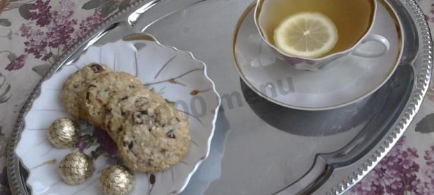 Печенье овсяное с орехами шоколадом и сушеной клюквой