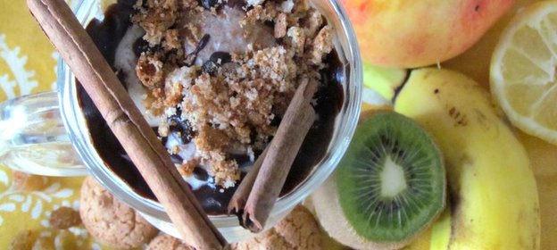 Бананово-сливочный трайфл с цитрусом, изюмом и печеньем «амаретти»