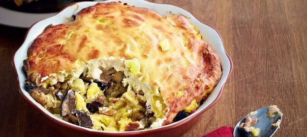 Запеканка из соленых грибов и картофеля