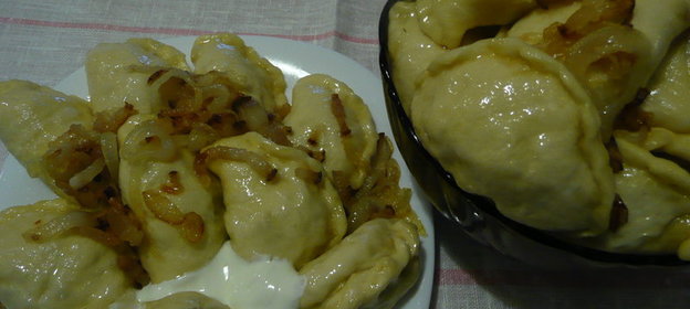 Салат из ветчины и сыра