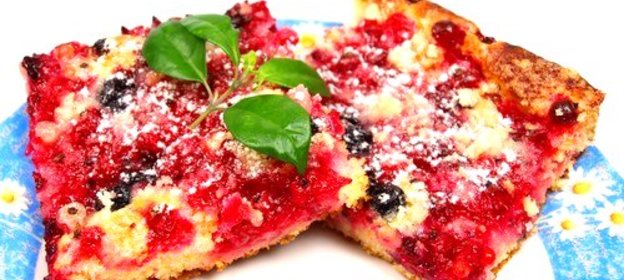 Пицца с ягодами